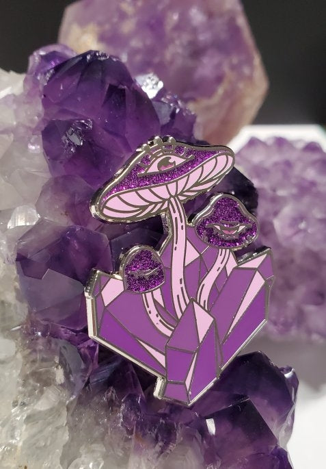 MM&SS: Amethyst Deceiver pin