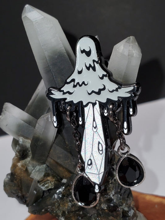 MM&SS: Inky Quartz pin